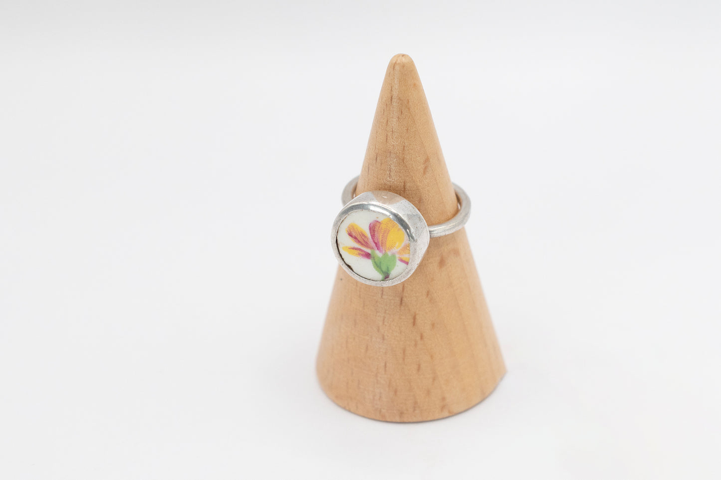 Yellow flower ceramic ring