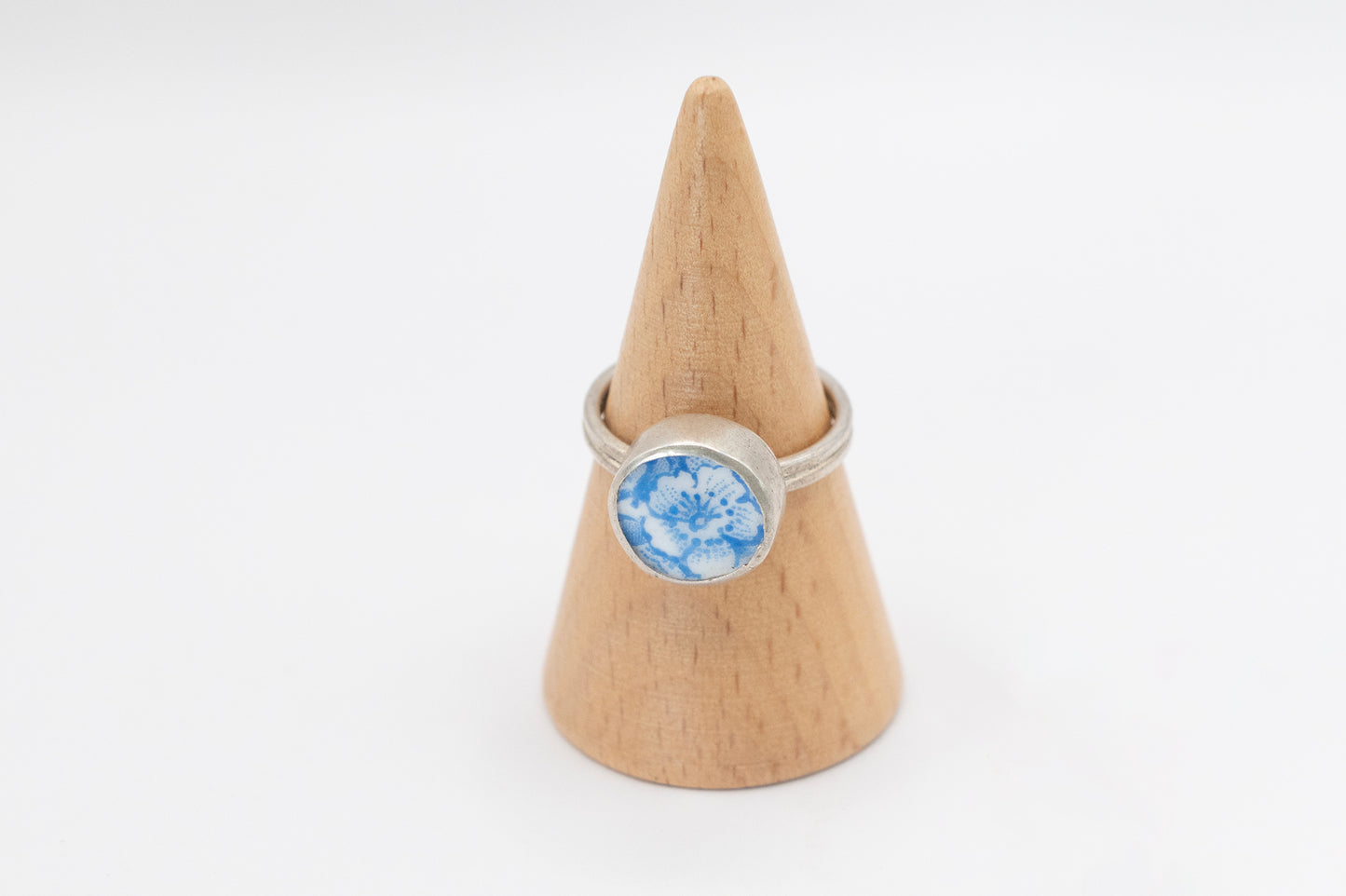 Ceramic flower ring from an antique plate