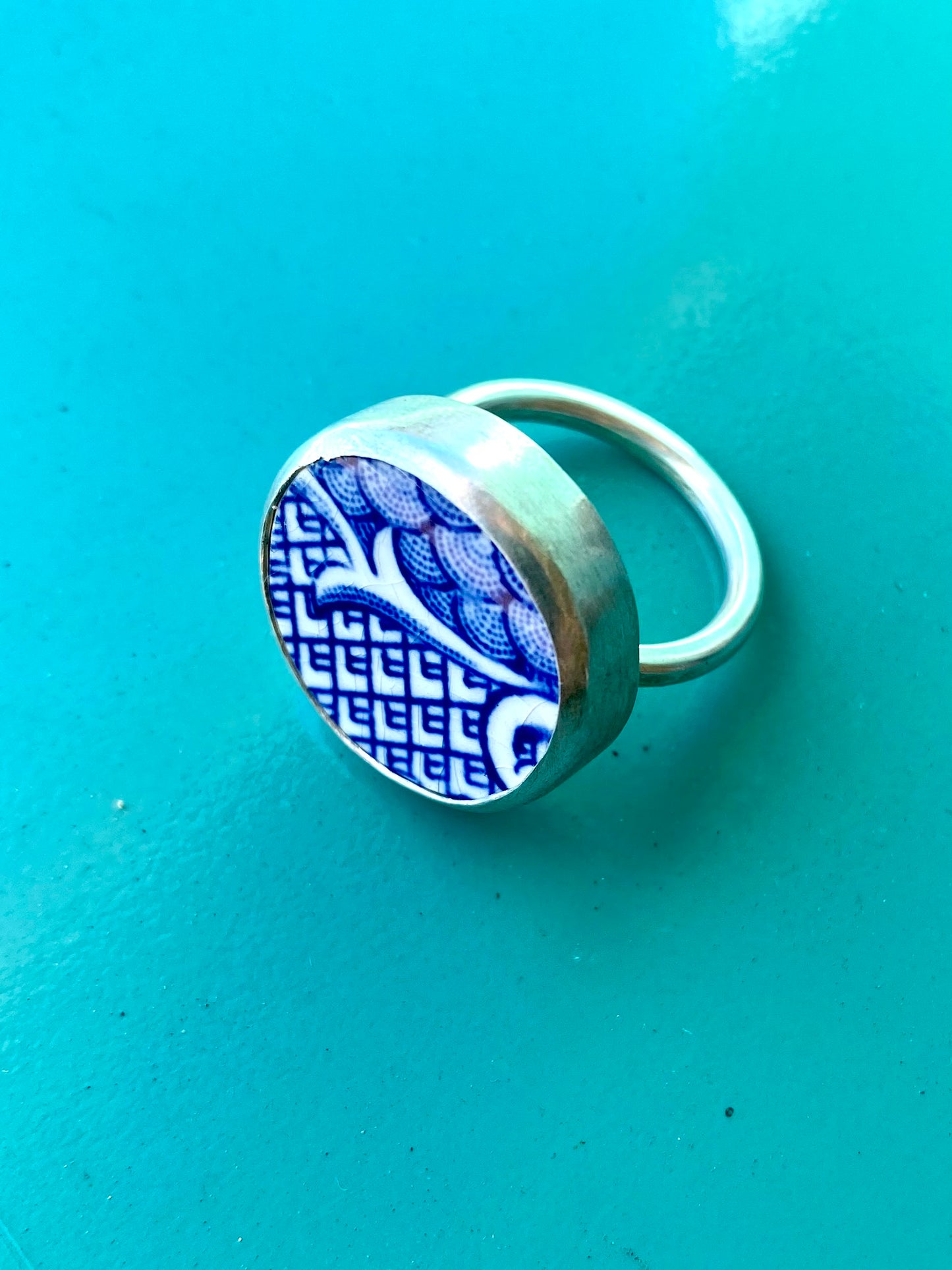 Willow pattern ceramic and silver Ring