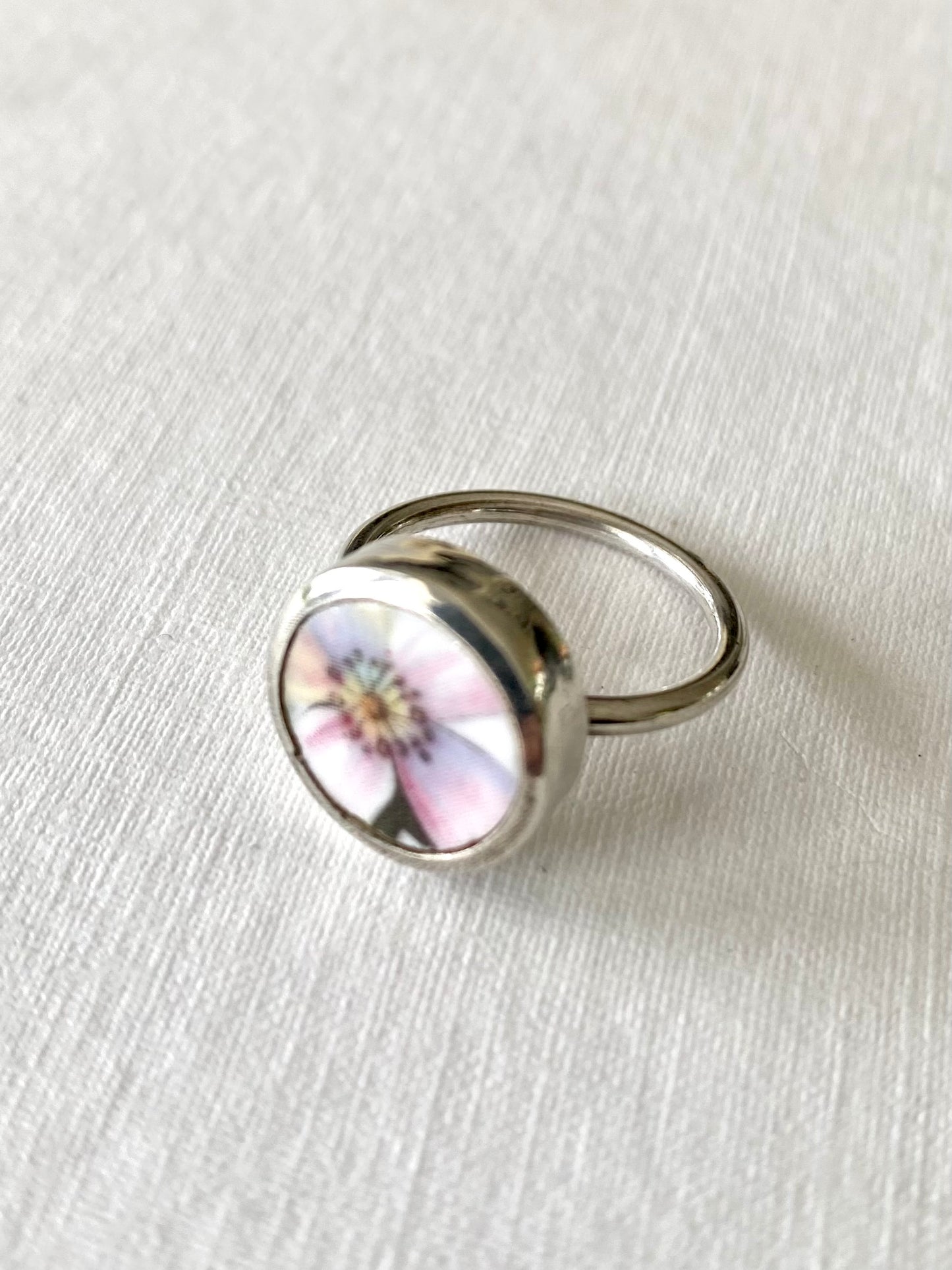 Pastel purple flower ceramic ring