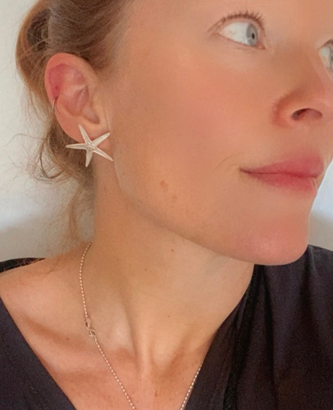Star fish stud earrings