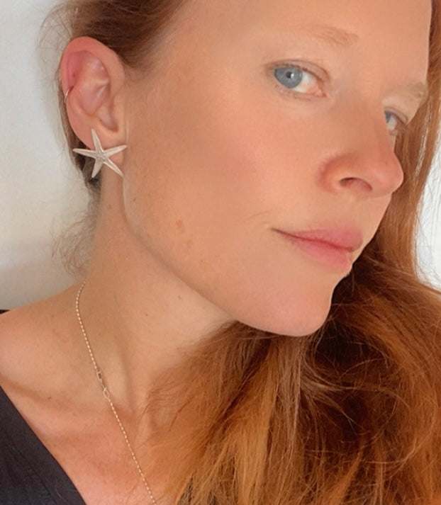 Star fish stud earrings