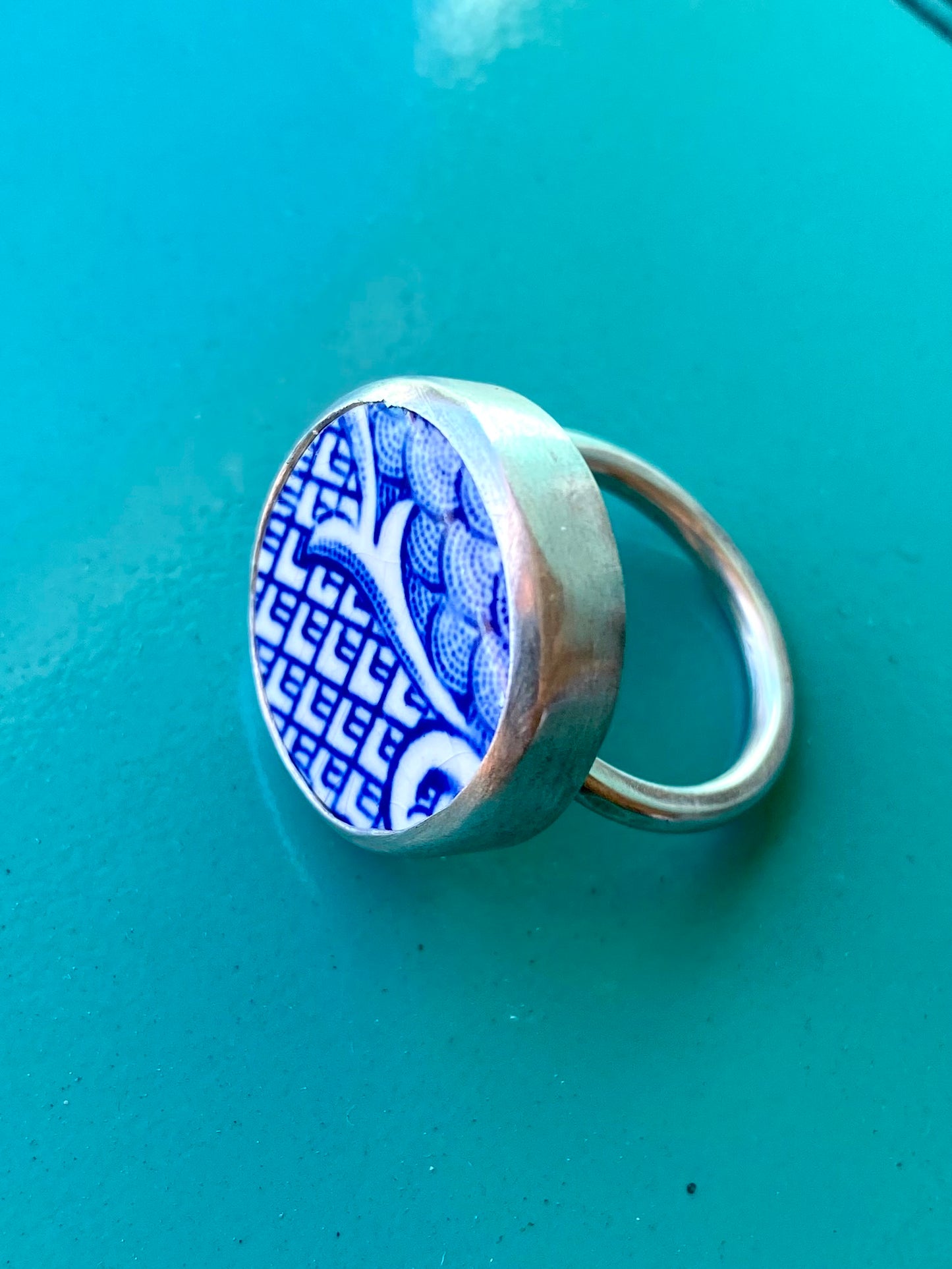 Willow pattern ceramic and silver Ring