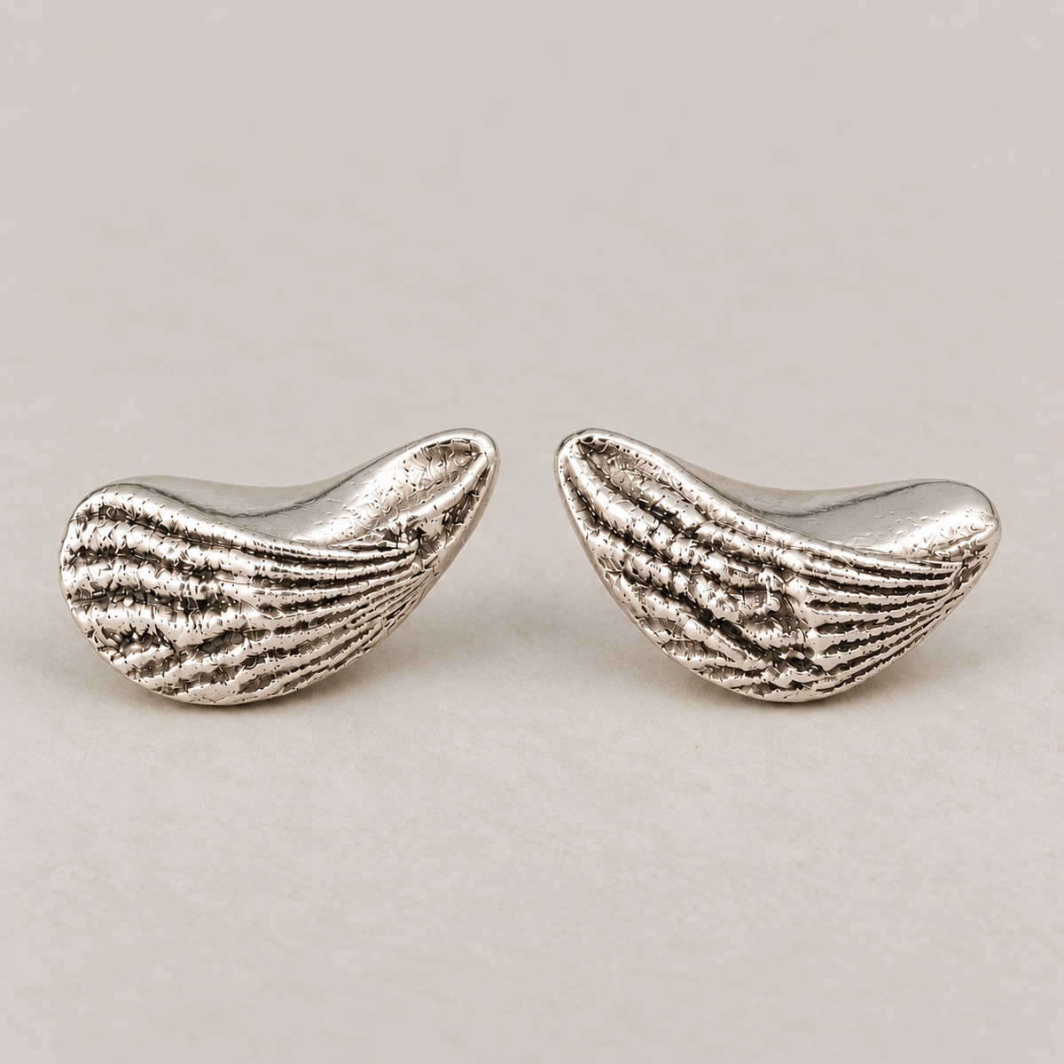 Mussel shell studs