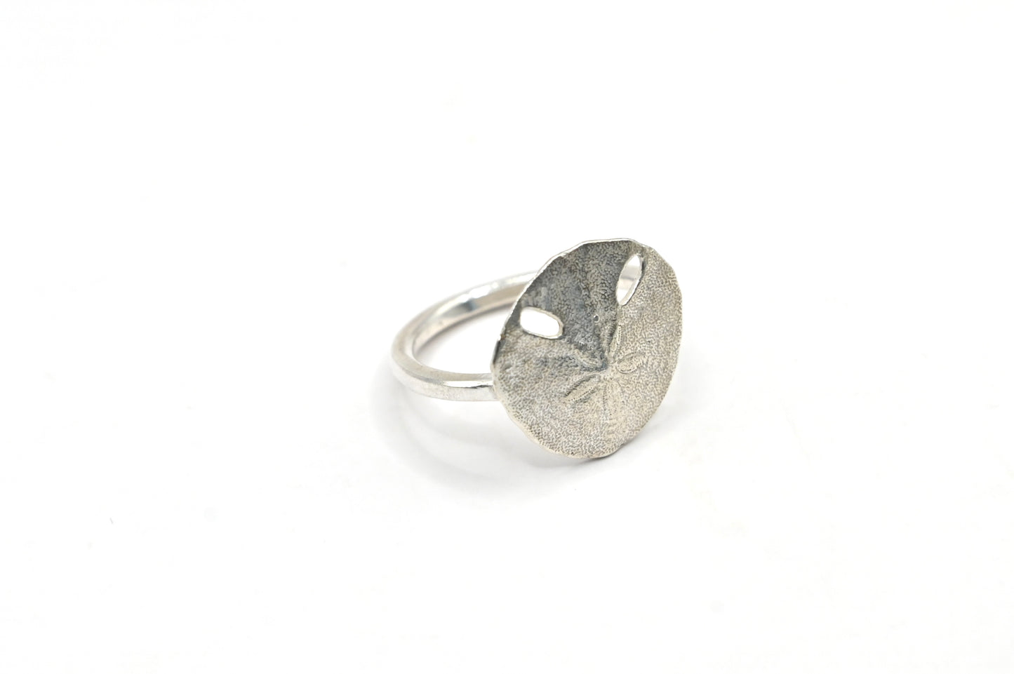 Pansy shell ring in sterling silver