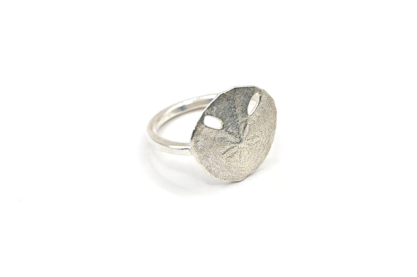 Pansy shell ring in sterling silver