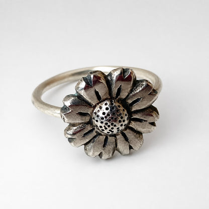 Daisy Flower Ring - front view oxidised sterling silver, hand-carved petal detail