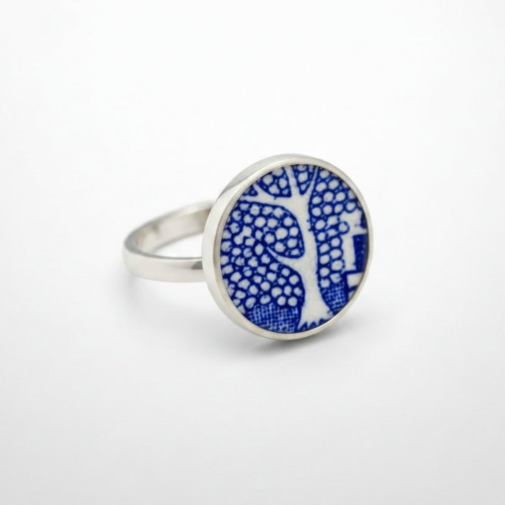 Willow Pattern Antique Ceramic Ring - side profile showing sterling silver band and bezel construction