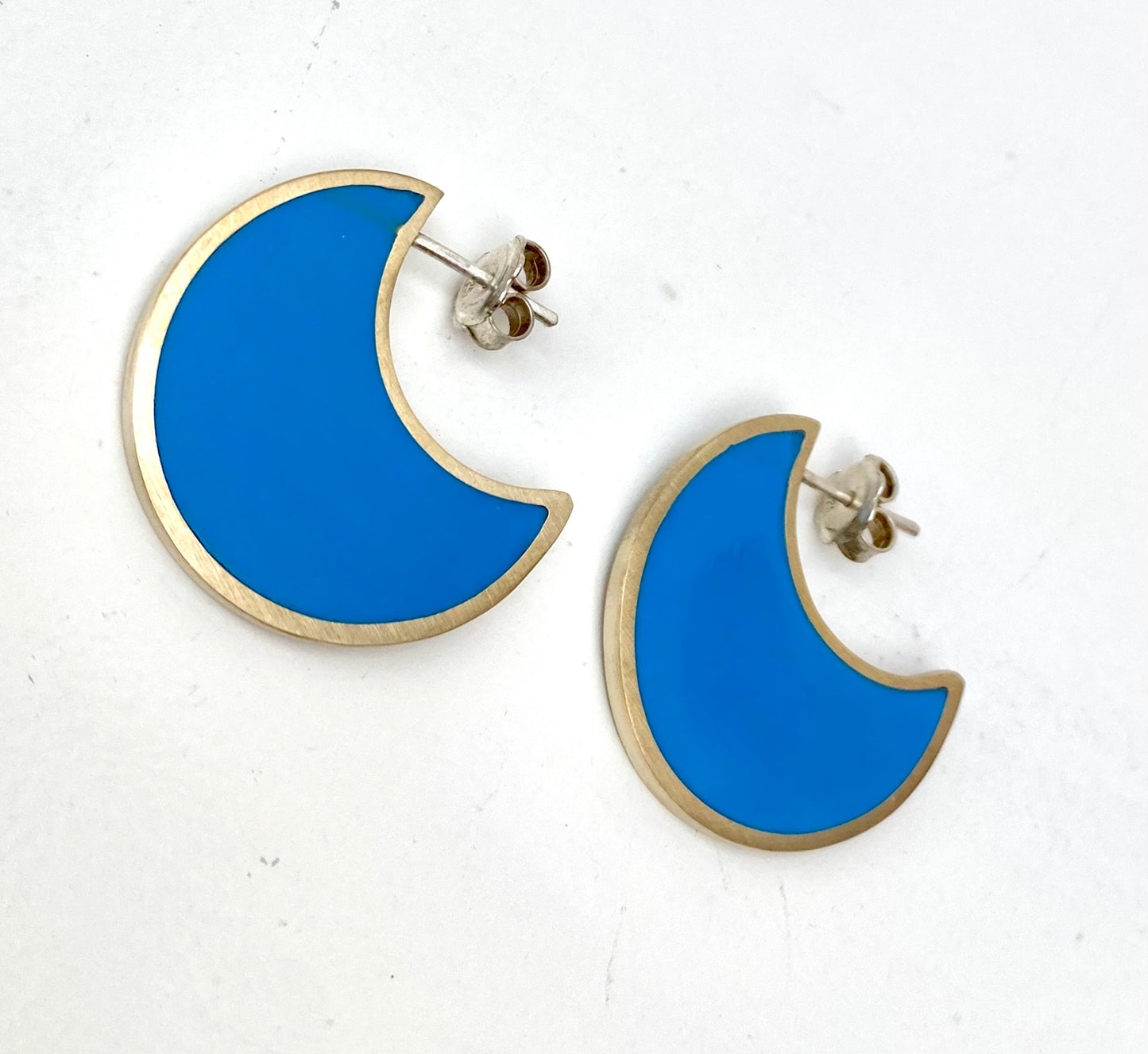 Moon shape colour studs